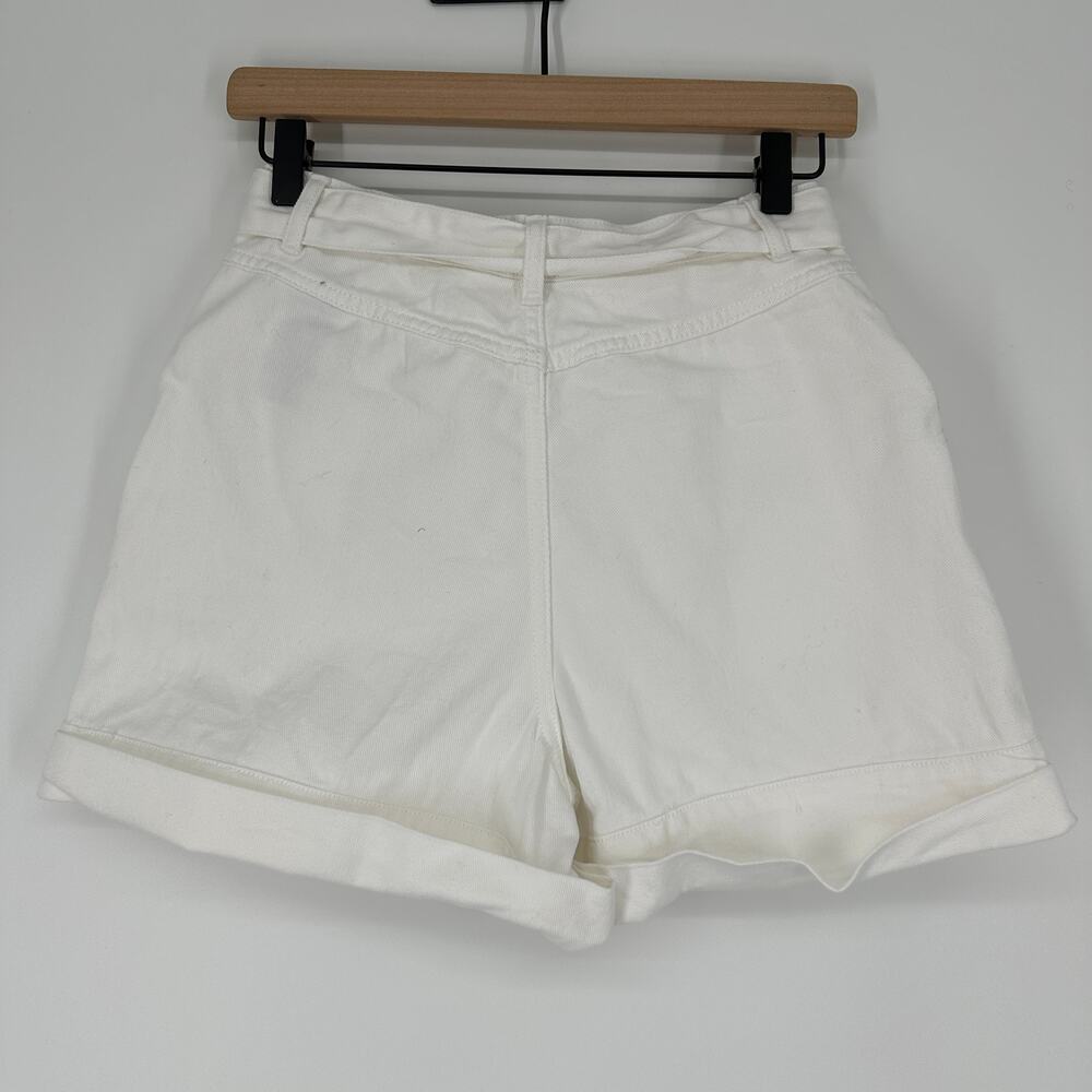 VERO MODA Loose fit Pleat Front Evelyn Tie Belt White Shorts Women XS - Picture 3 of 7